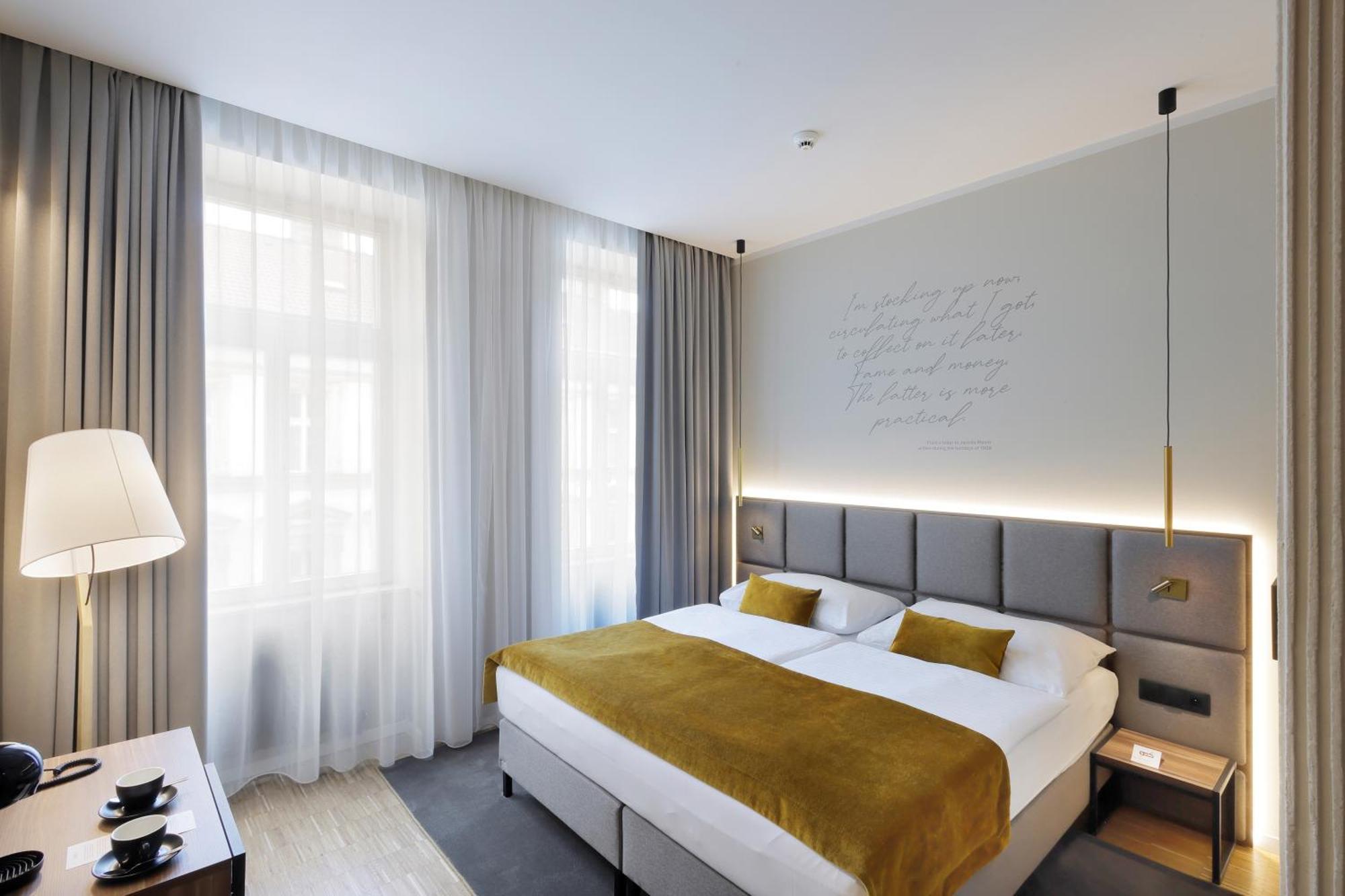 Otel Prokop Square 4*
